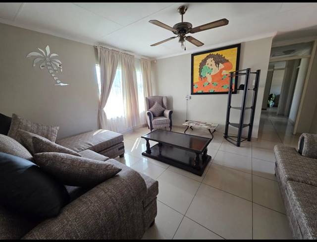 3 BEDROOM HOUSE FOR SALE IN SECUNDA